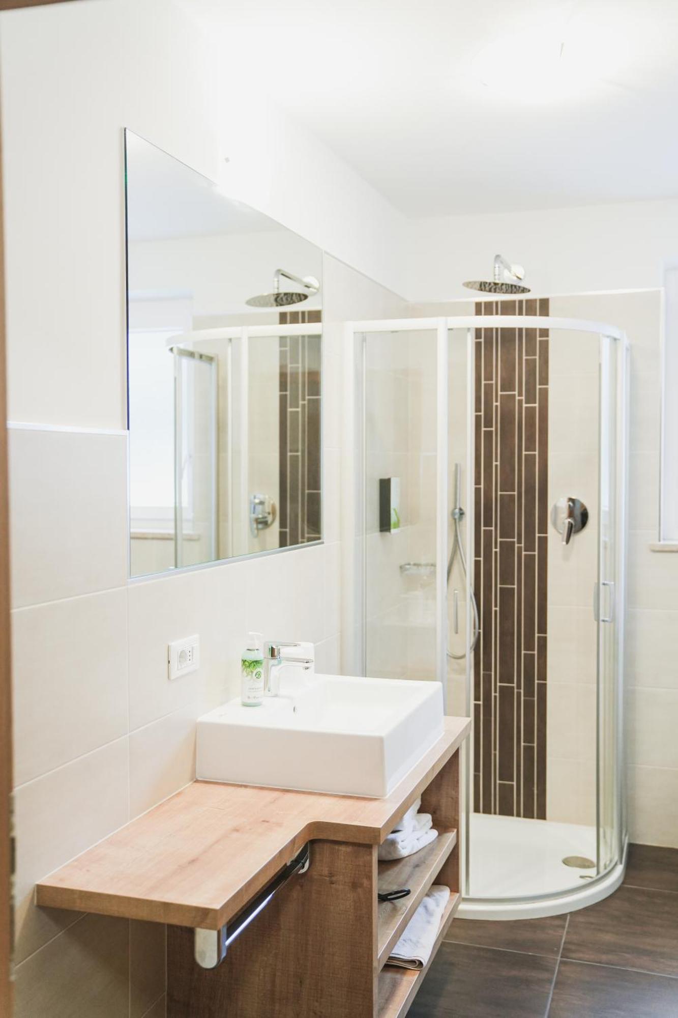 Haus Artus Aparthotel Schenna Ngoại thất bức ảnh