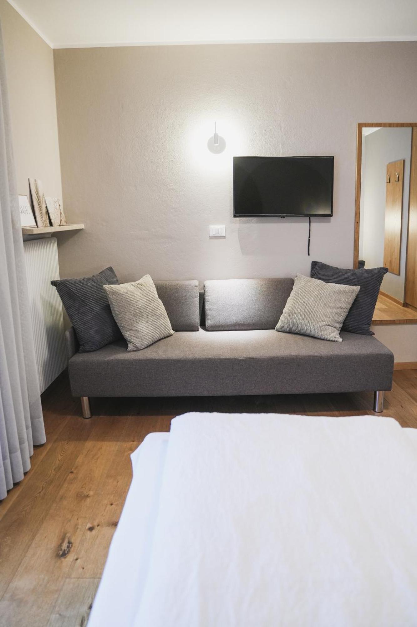 Haus Artus Aparthotel Schenna Ngoại thất bức ảnh