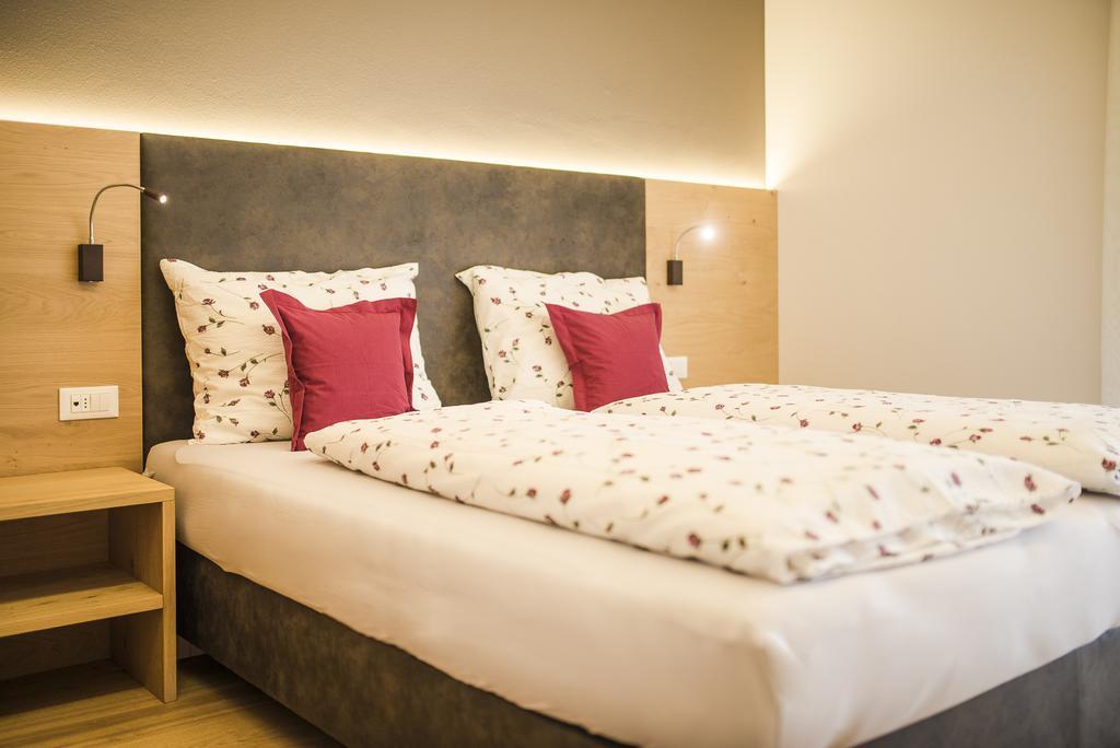 Haus Artus Aparthotel Schenna Ngoại thất bức ảnh